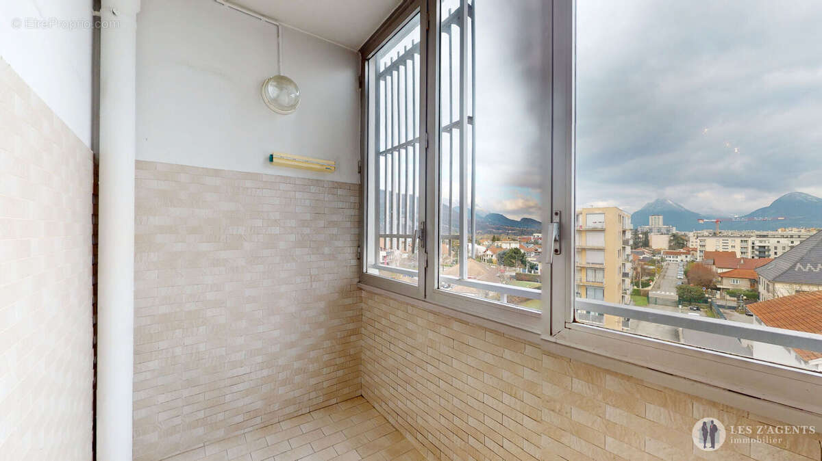 Appartement à LE PONT-DE-CLAIX