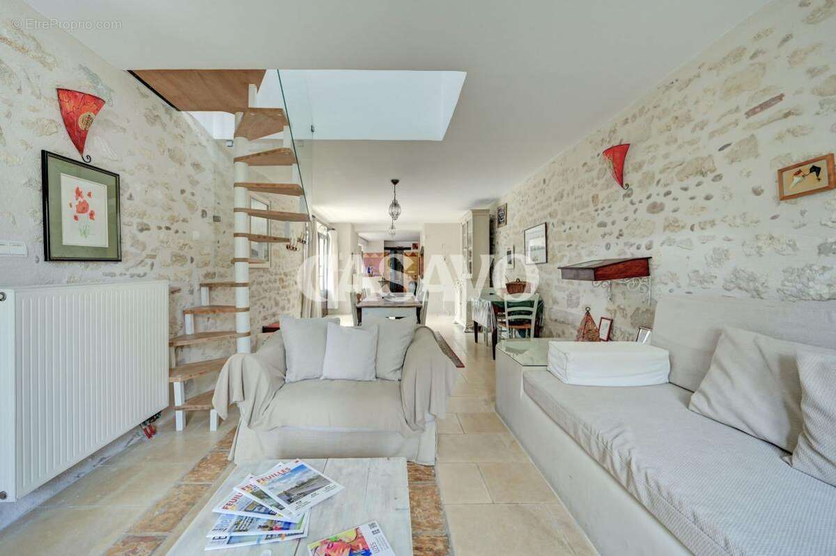 Maison à BELLEGARDE