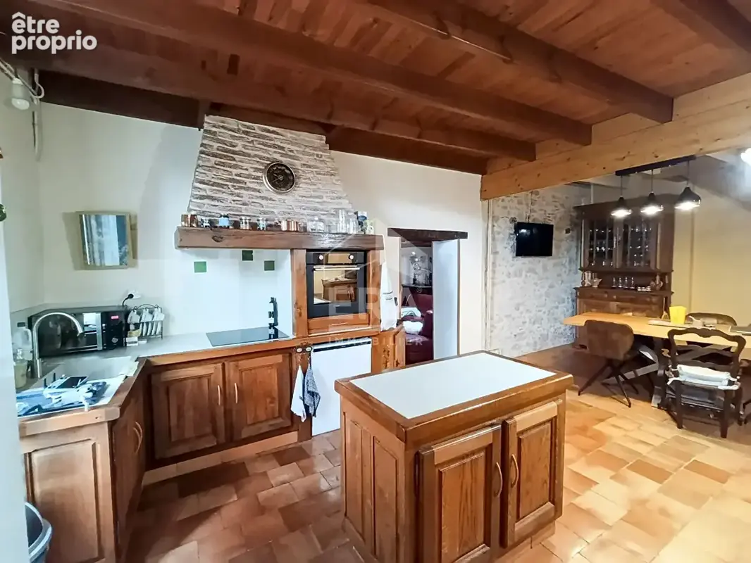 Maison de caractère en pierre avec dépendances, gîte et piscine - photo 8