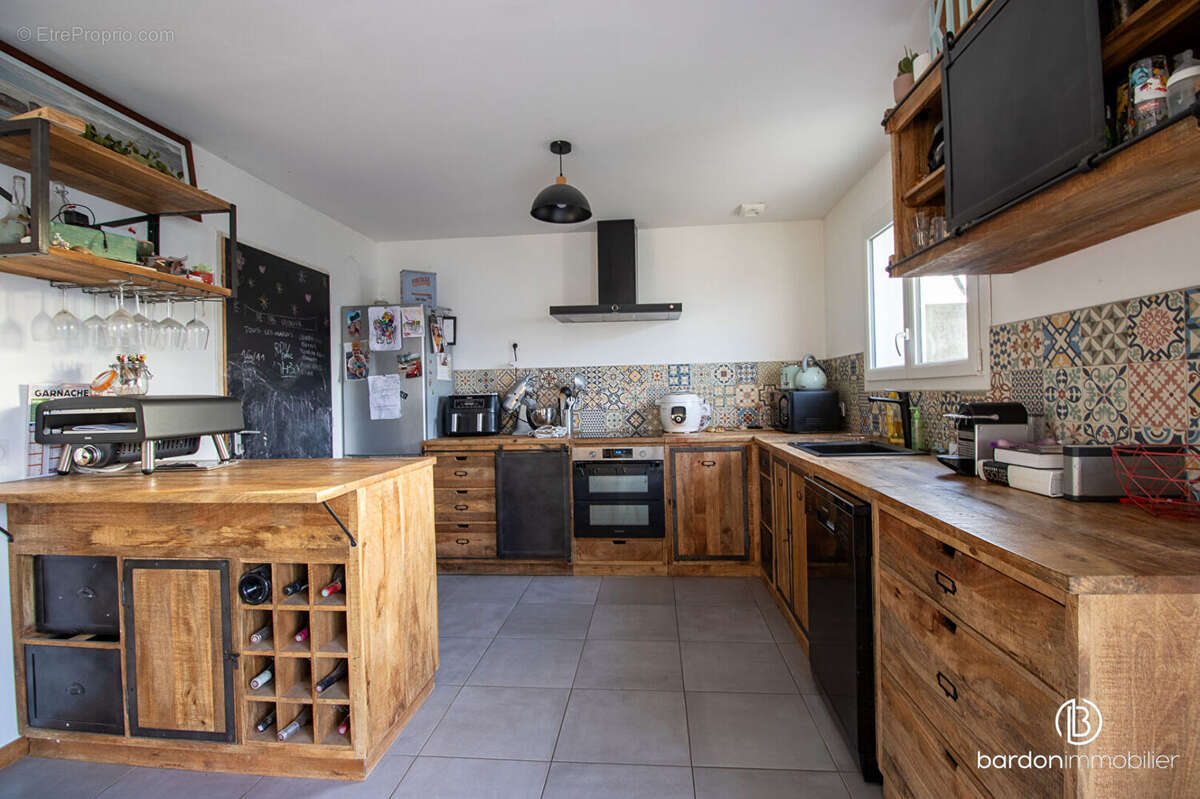 Maison à CHATEAUNEUF