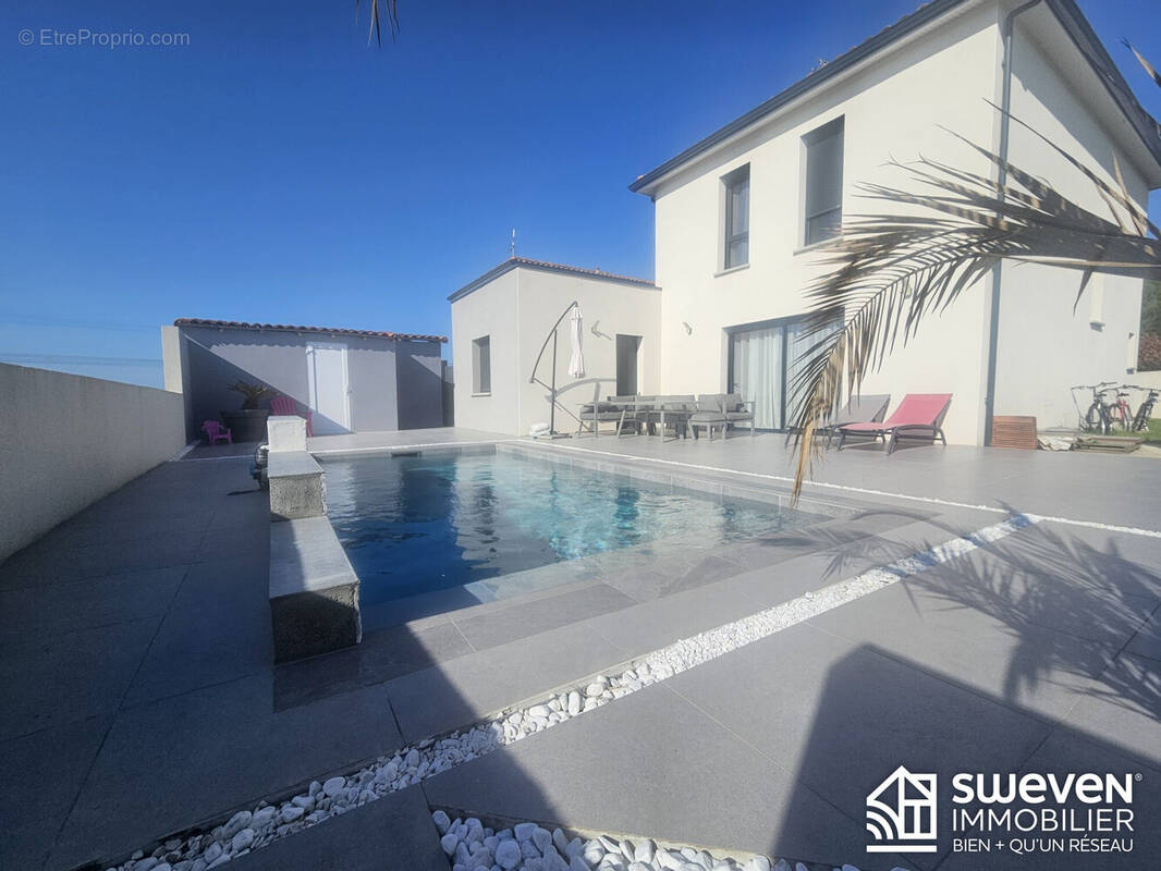 Maison à LAVERNOSE-LACASSE