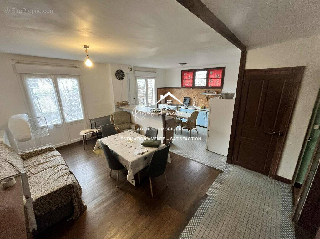 Séjour - Maison à PREUILLY-SUR-CLAISE