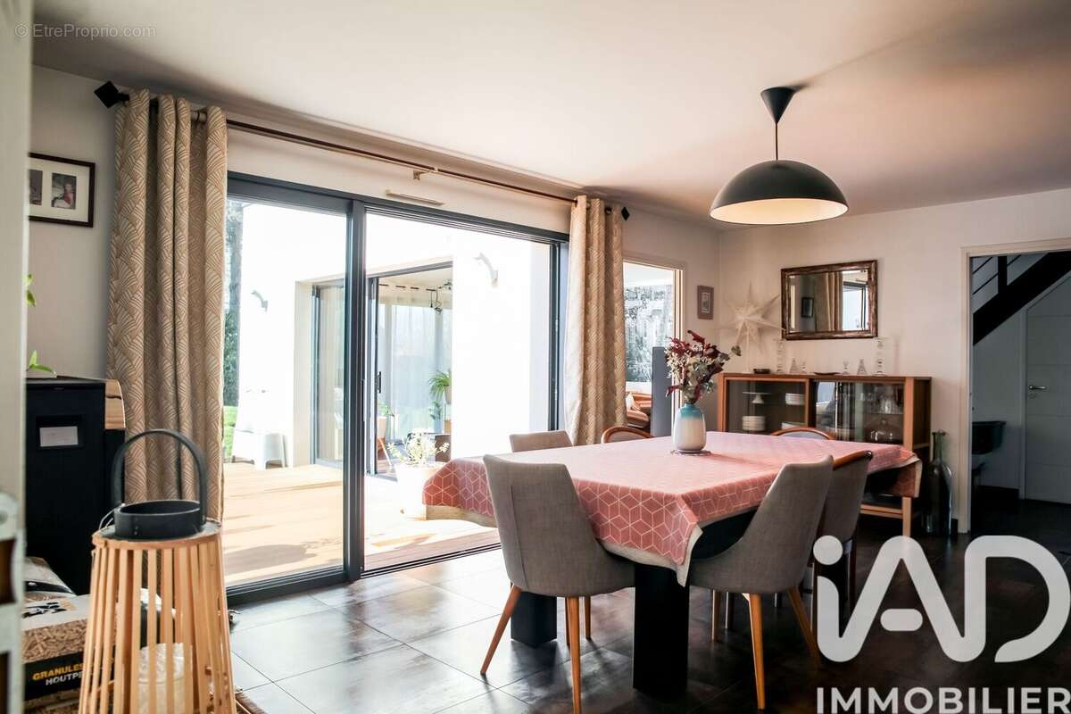 Maison 202 m² à Tinteniac  - photo 8