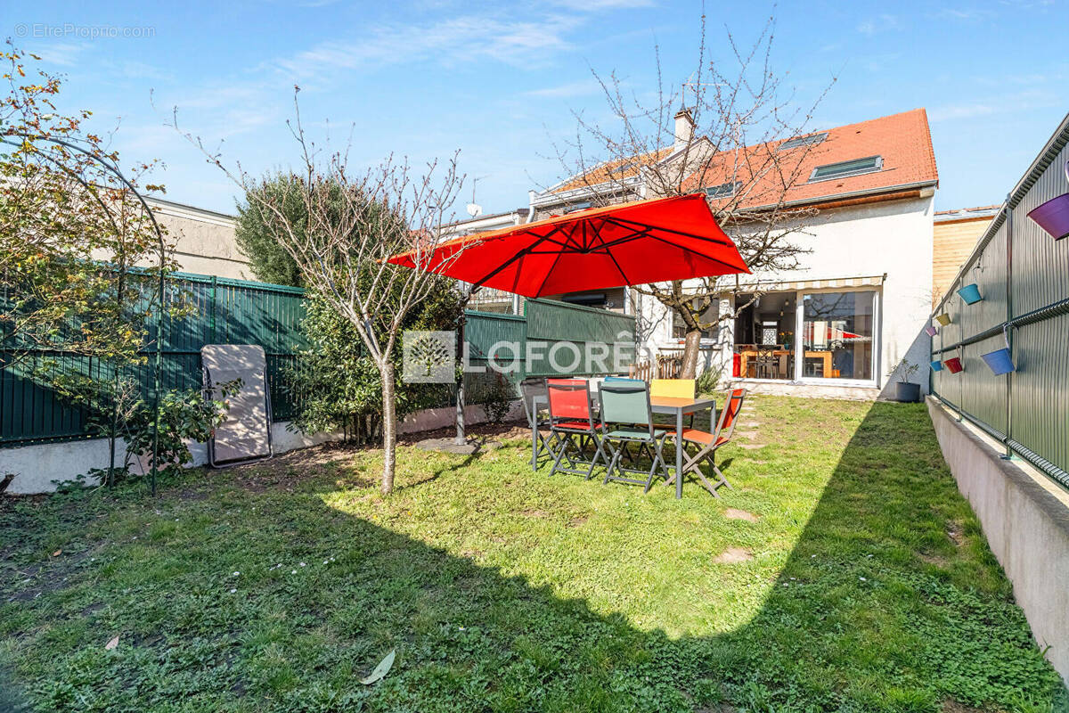 Maison à NANTERRE