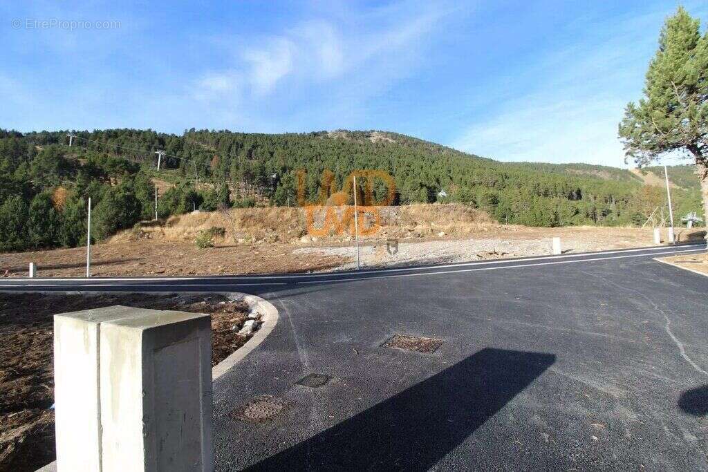 Terrain bord de piste, libre constructeur - photo 6