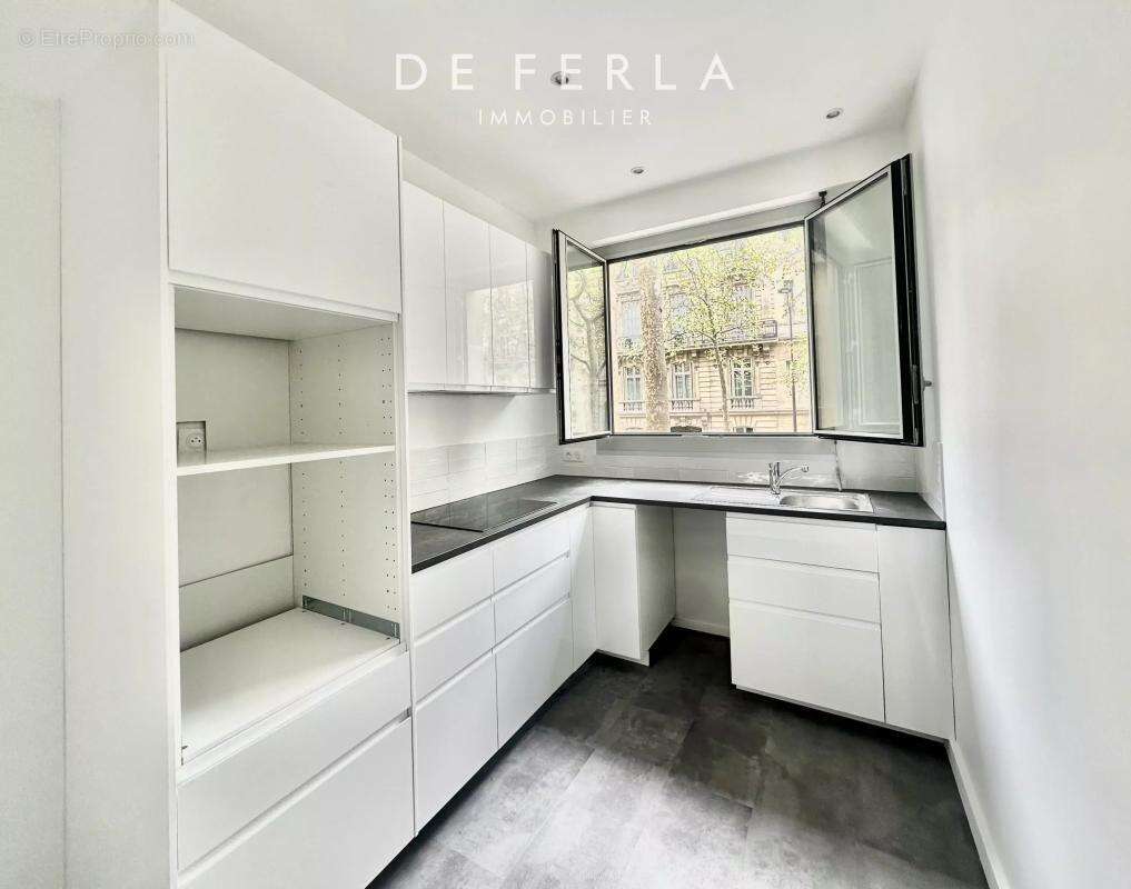 Appartement à PARIS-7E