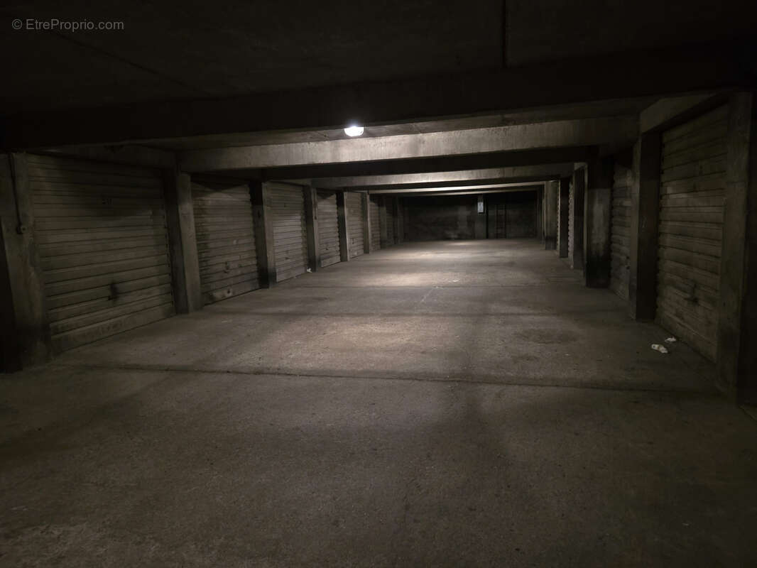 Parking à SAINT-ETIENNE