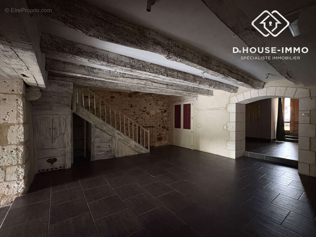 Maison 180 m² à Villars  - photo 5