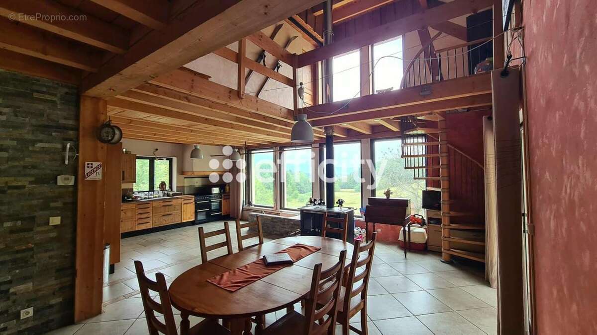 Maison 195 m² à Le Noyer  - photo 20