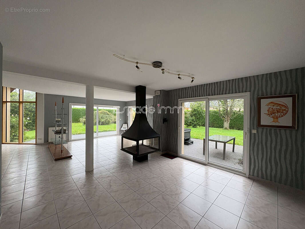 Maison à MALAUNAY