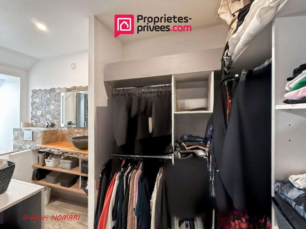 Maison à SAINT-JULIEN-DE-VOUVANTES