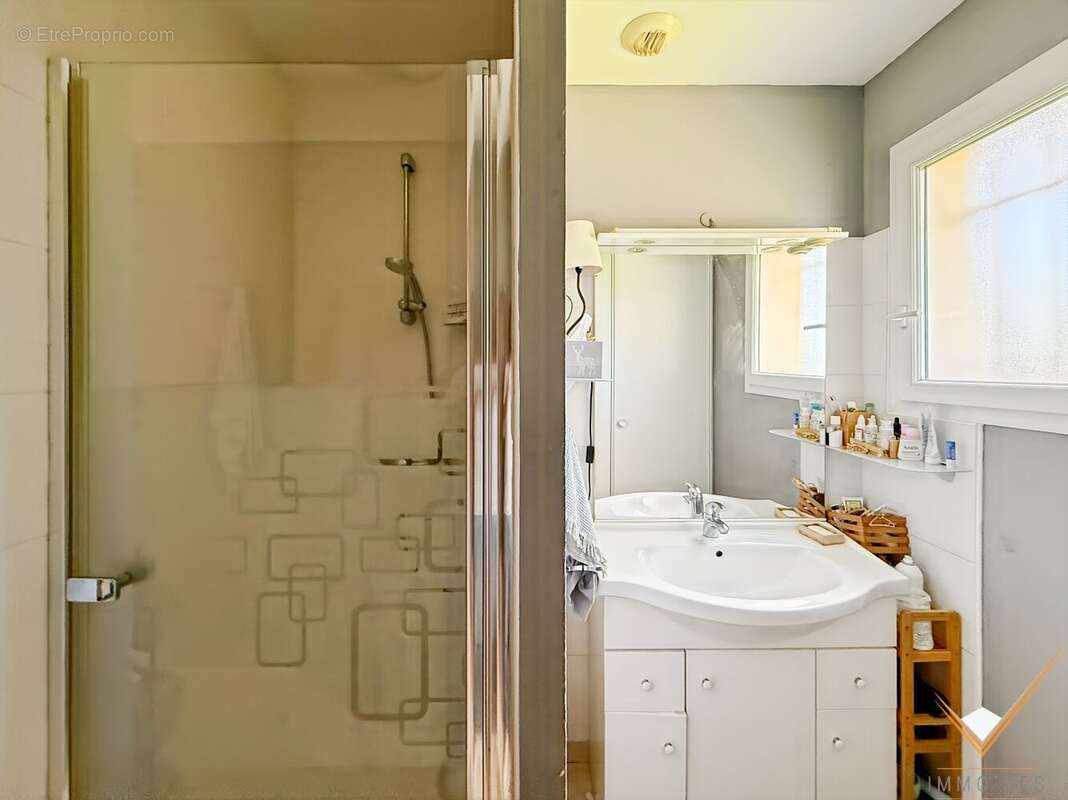 Appartement à FROUZINS