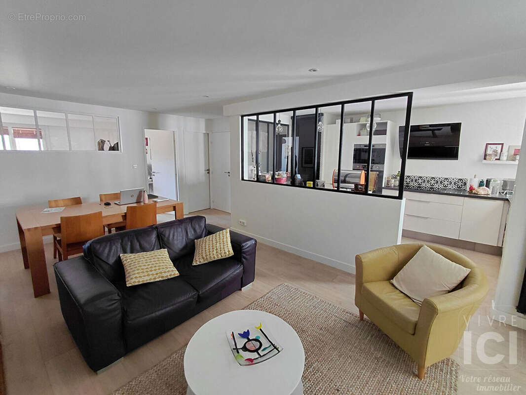 Appartement  3 Chambres + balcon STE LUCE 79.53 m2 - photo 3