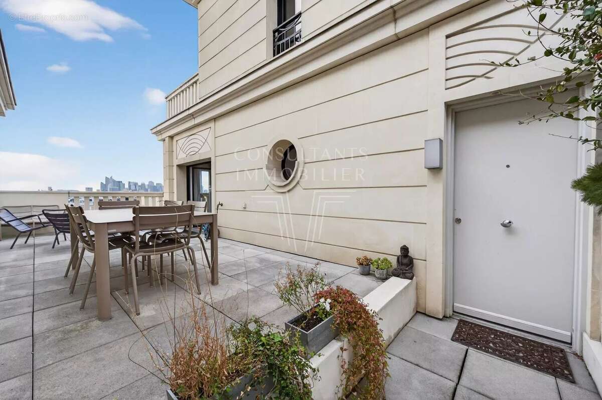 Appartement à LEVALLOIS-PERRET