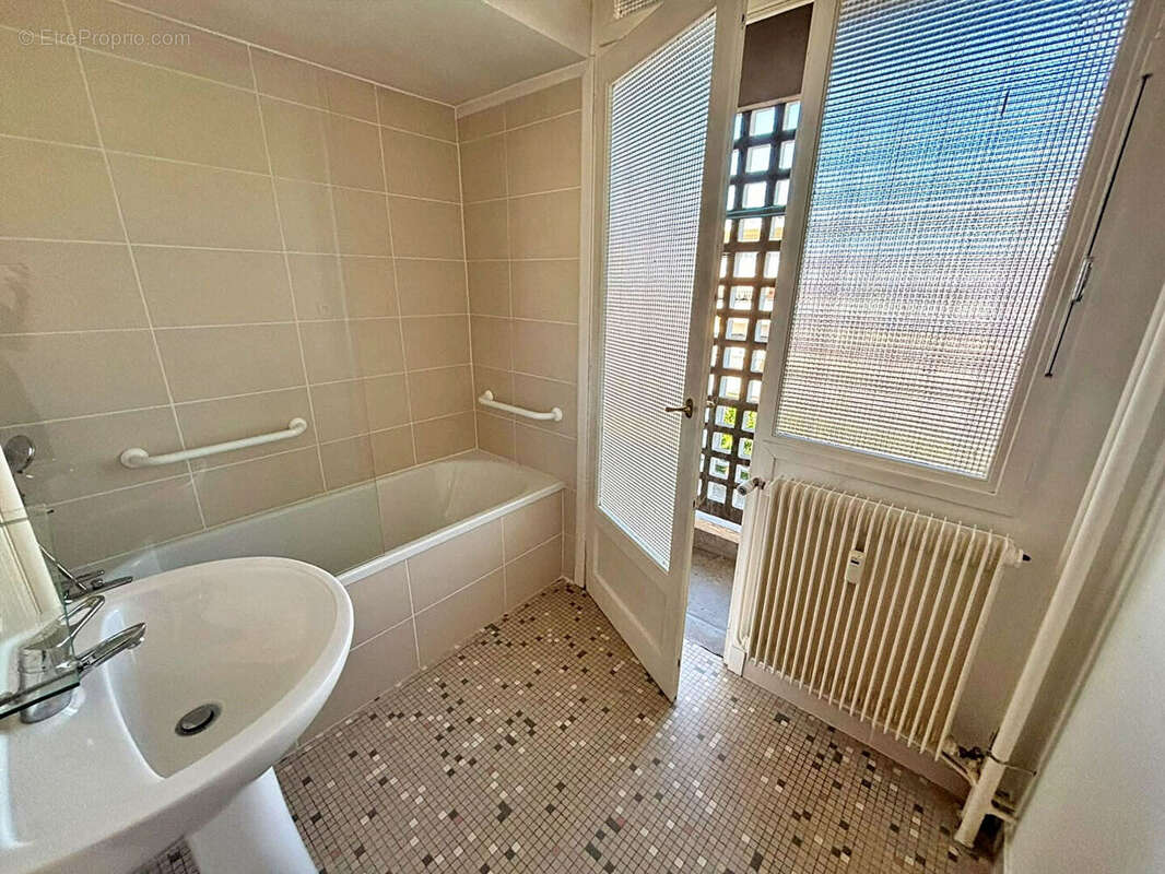 Appartement t4 91 m² le coteau - photo 11
