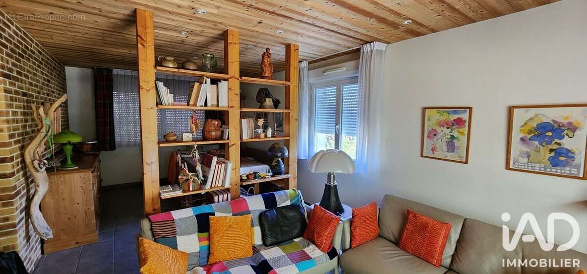 Photo 6
