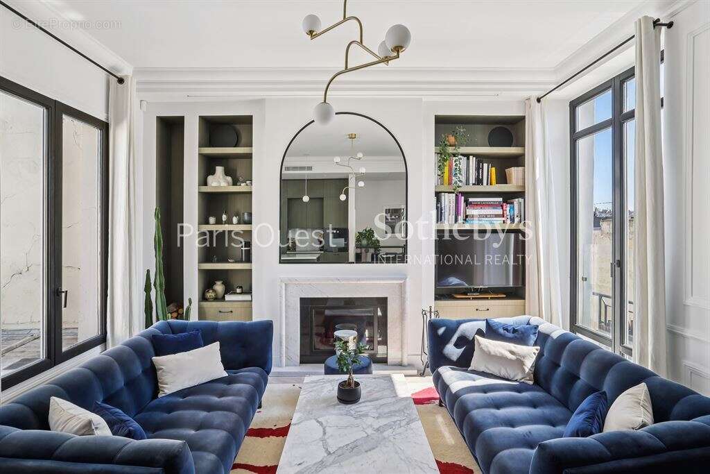 Appartement à PARIS-1E