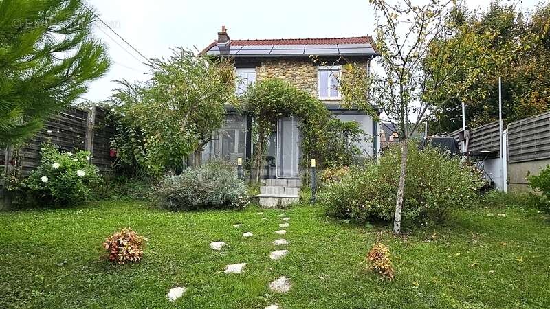 Maison à BALLANCOURT-SUR-ESSONNE