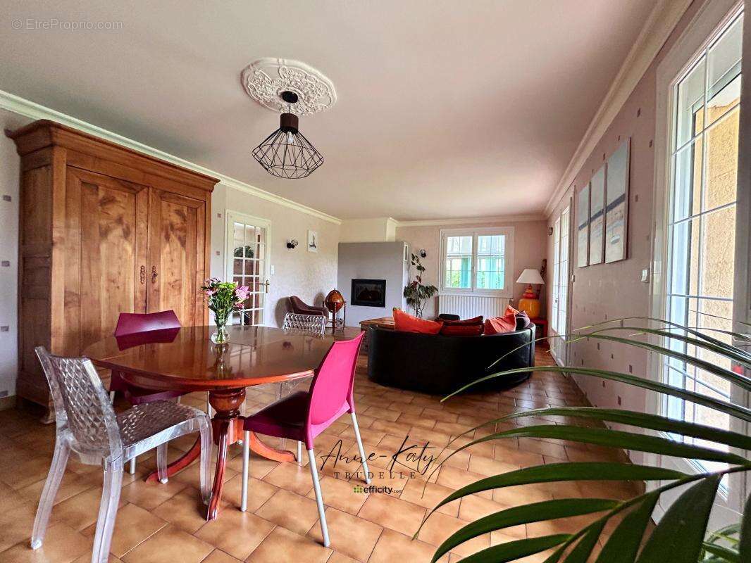 Maison à SAINT-GEORGES-DE-POINTINDOUX