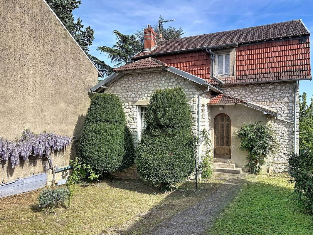 Maison à LA CHAUSSEE-SAINT-VICTOR