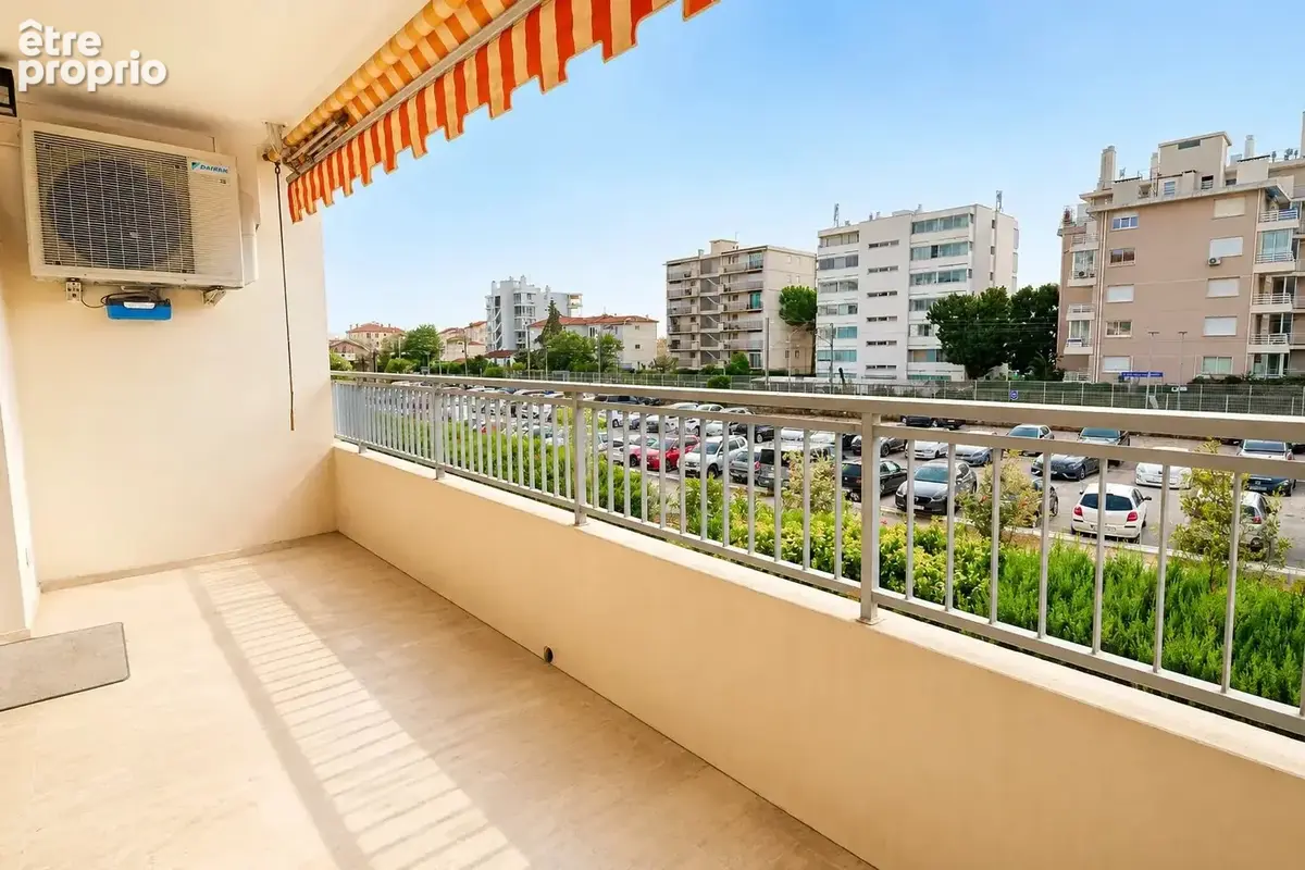 Golfe-juan centre – 4 pièces rénové – terrasse – garage – plages à 180 m - photo 19