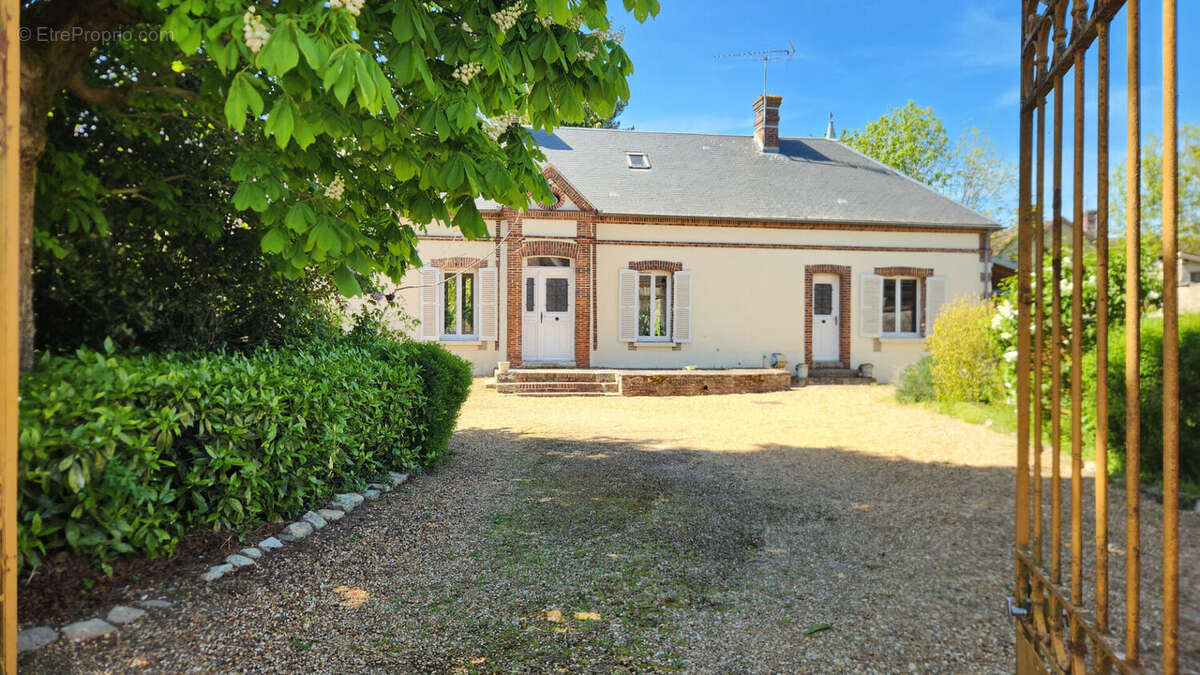Maison à CHATEAUNEUF-EN-THYMERAIS