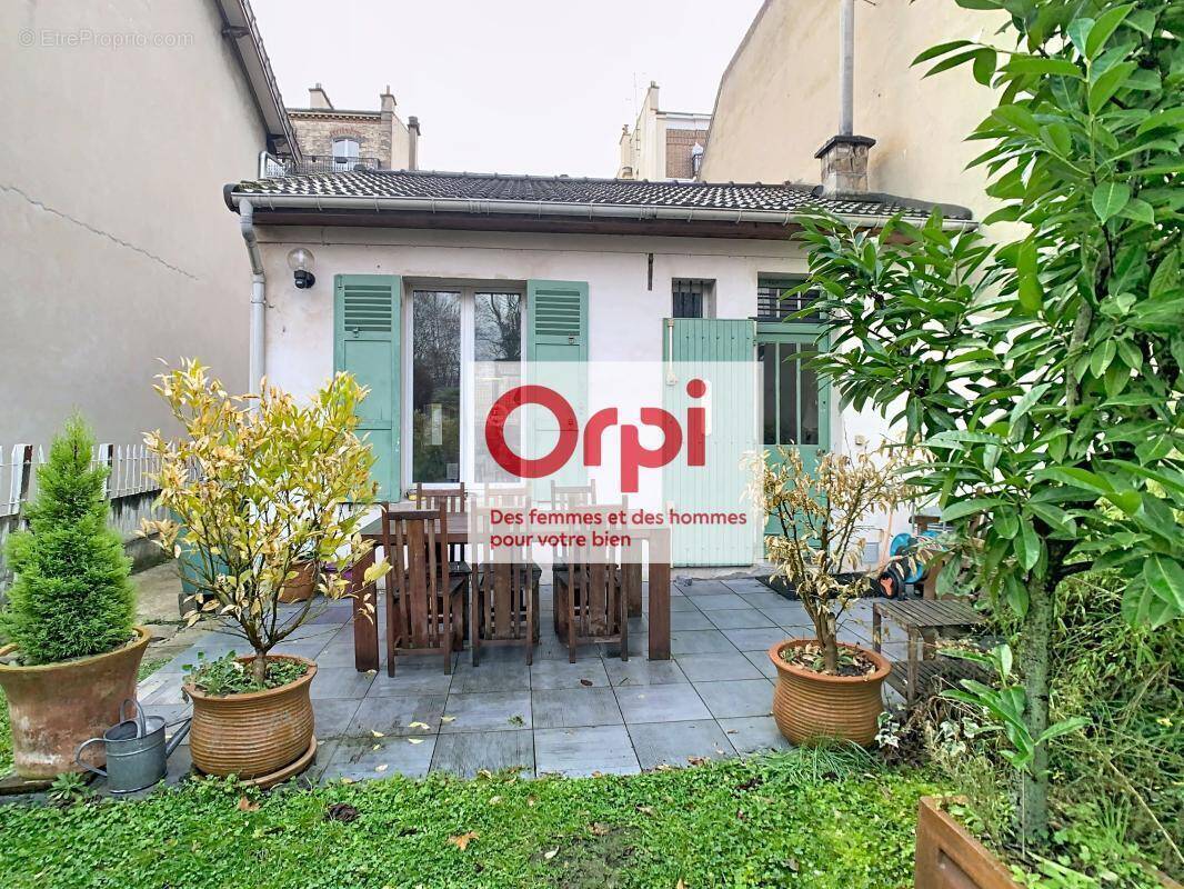 Maison à ISSY-LES-MOULINEAUX