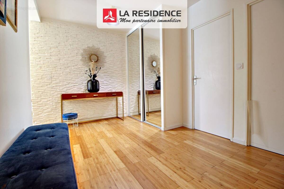 Appartement à FONTENAY-LE-FLEURY