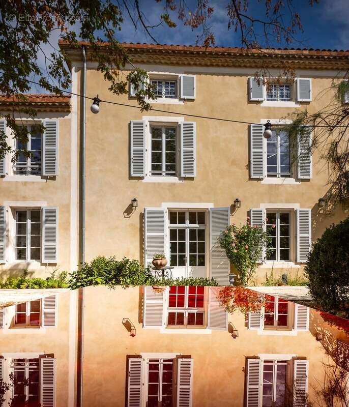 Dpt  (32) : ELEGANT CHATEAU XIX, sans travaux, bases médievales avec douves, piscine, sur 9100m2 jardin clos - photo 35