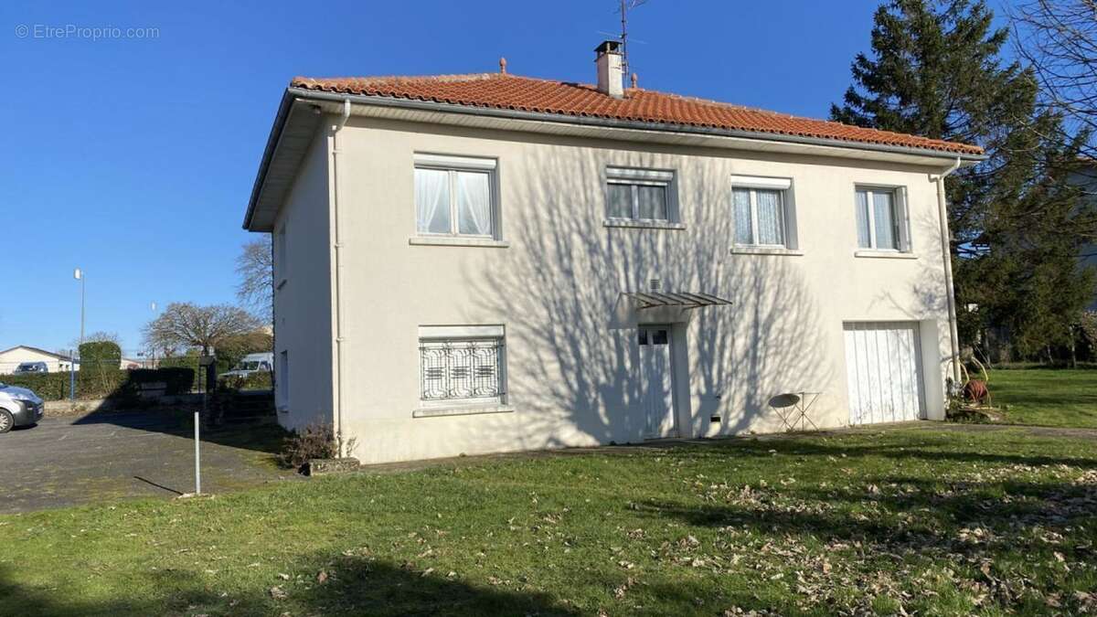 Maison à ROUMAZIERES-LOUBERT