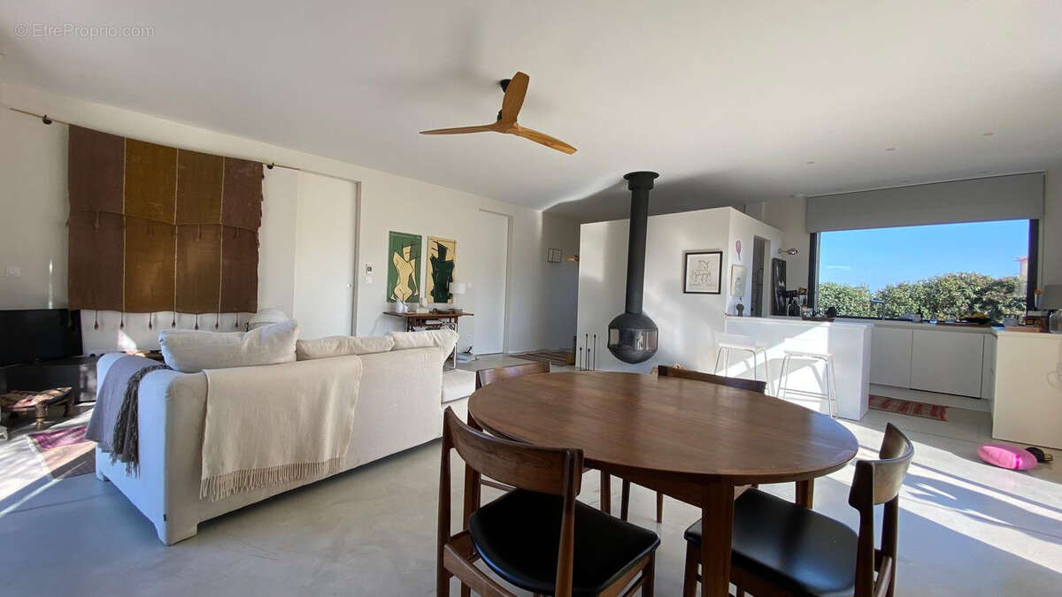 Maison à PARAZA