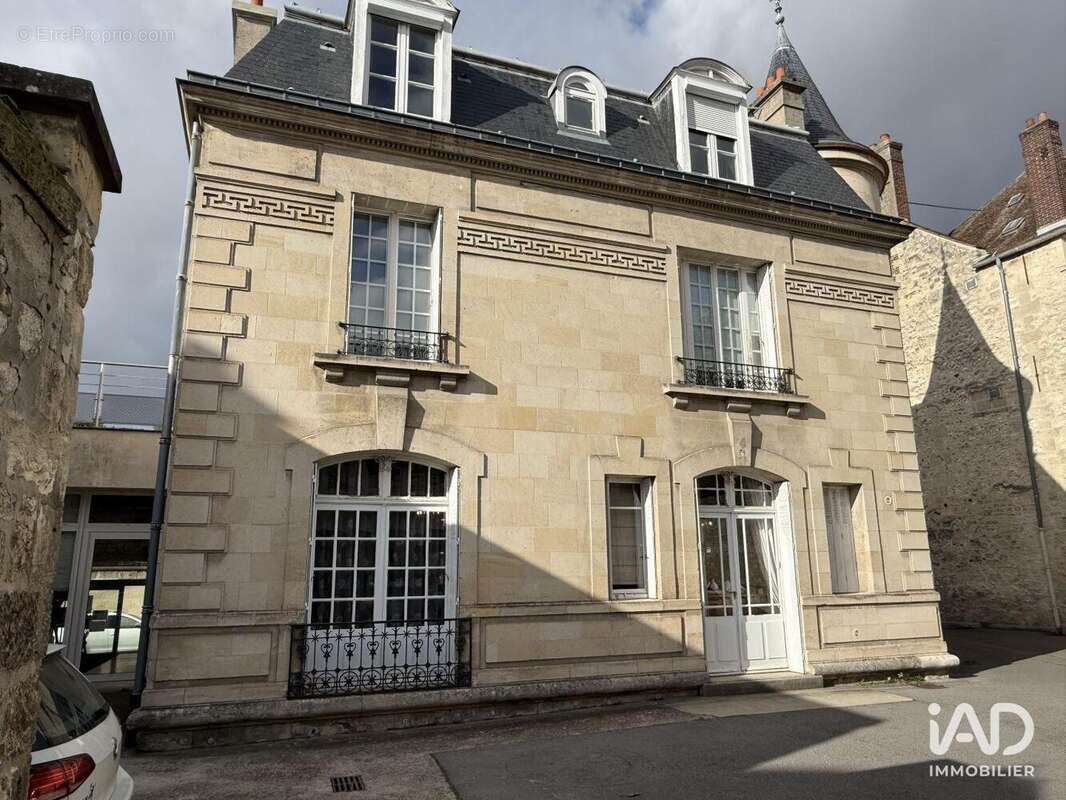 Photo 2 - Commerce à COMPIEGNE