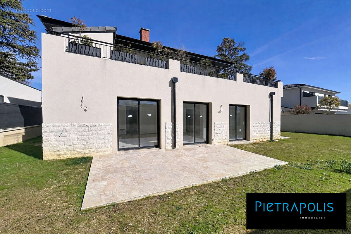 Appartement à FONTAINES-SUR-SAONE