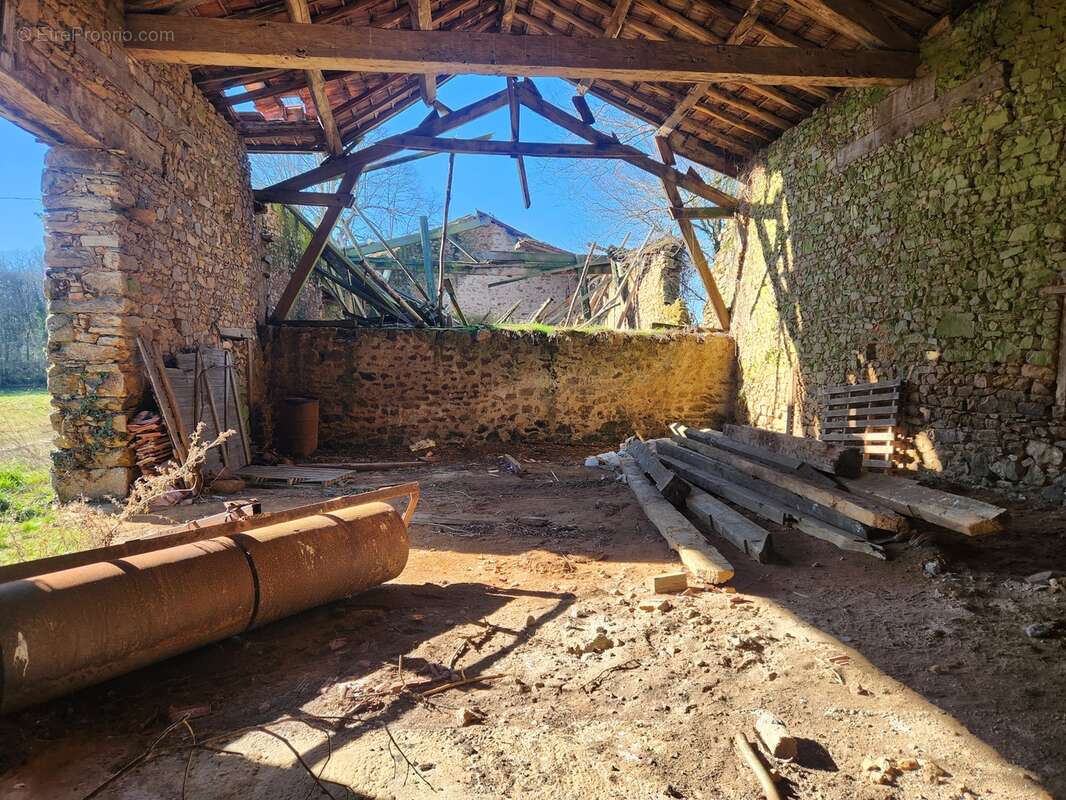 Maison à SAINT-LEONARD-DE-NOBLAT