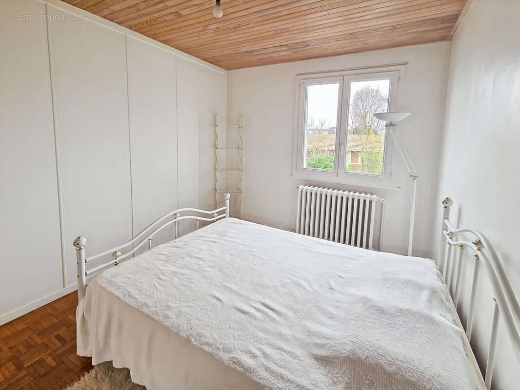 Maison à VERRIERES-LE-BUISSON