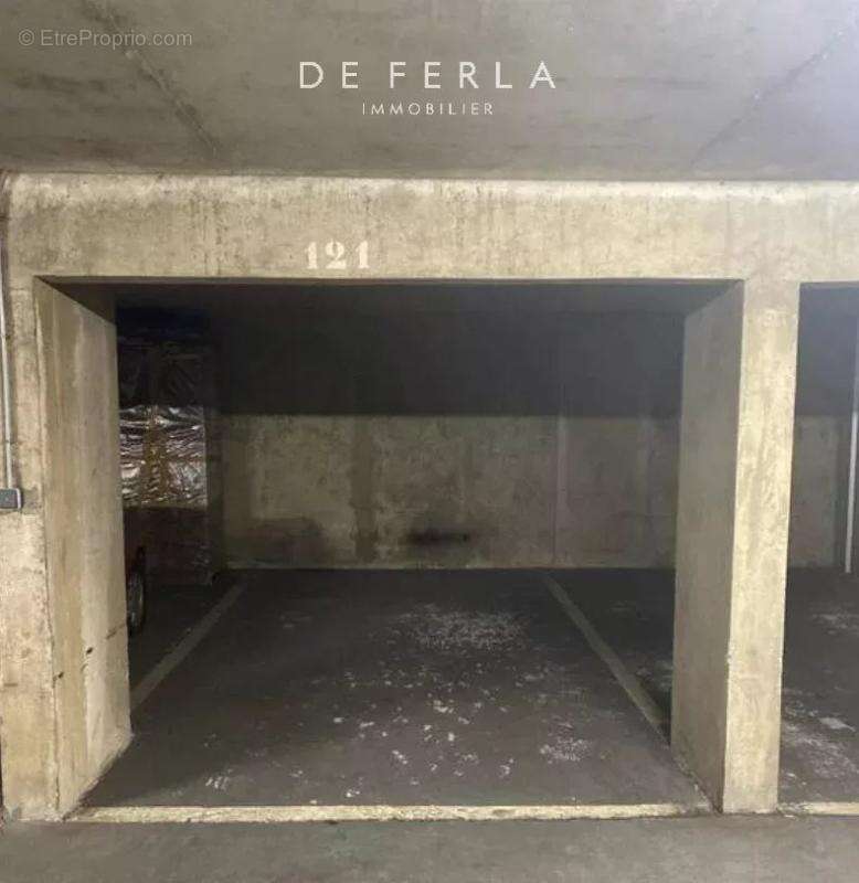 Parking à PARIS-14E