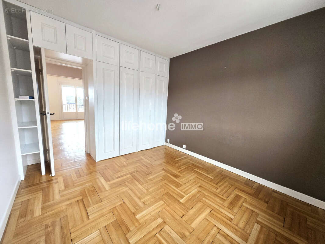 Appartement 78 m² à Limoges  - photo 4