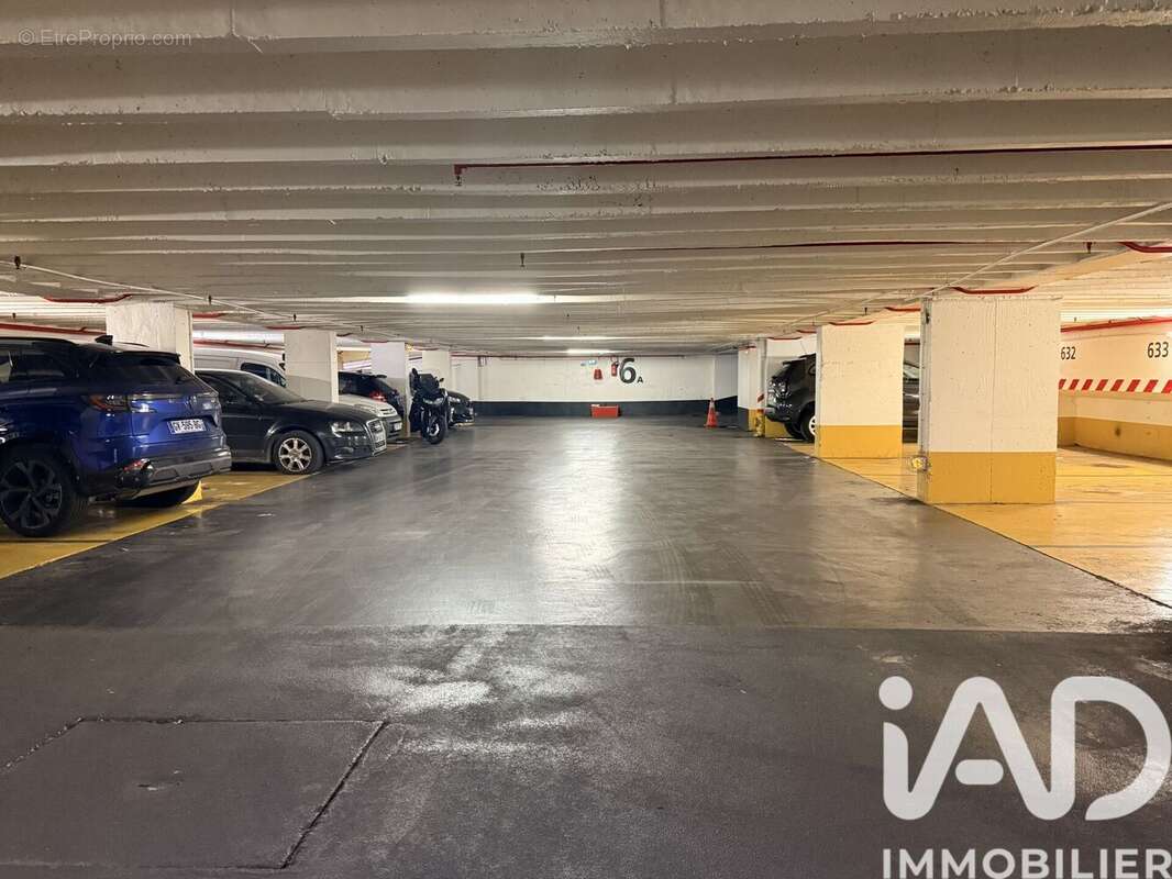 Photo 4 - Parking à PARIS-8E