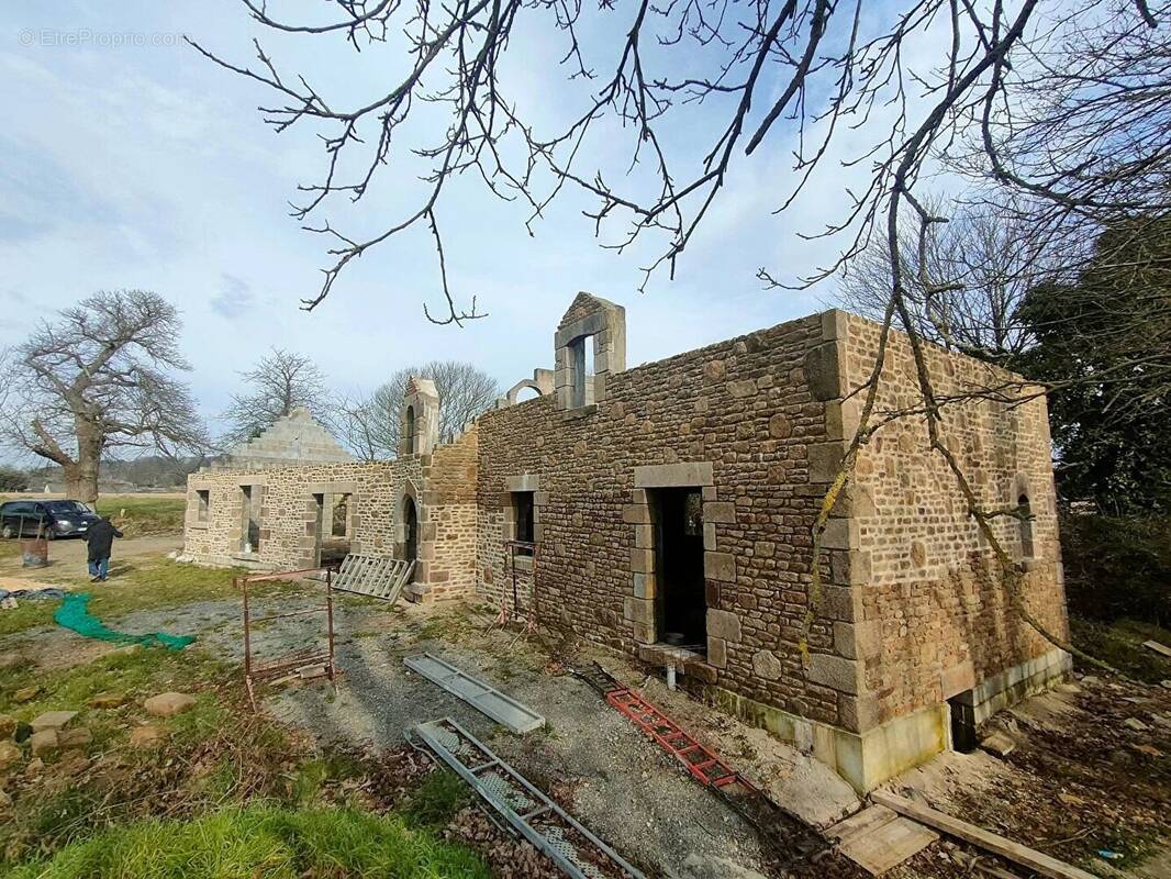 Maison à DOMPIERRE-DU-CHEMIN