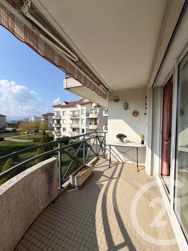 Appartement à DAVEZIEUX