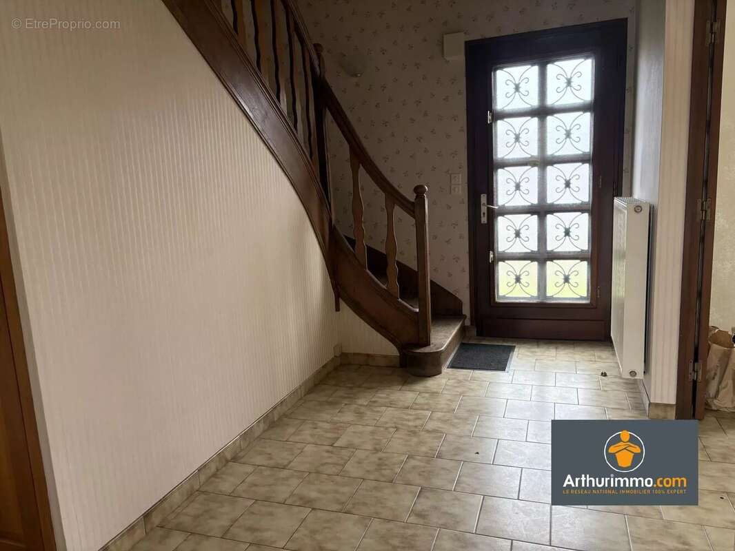 Maison à NEUFCHATEL-SUR-AISNE