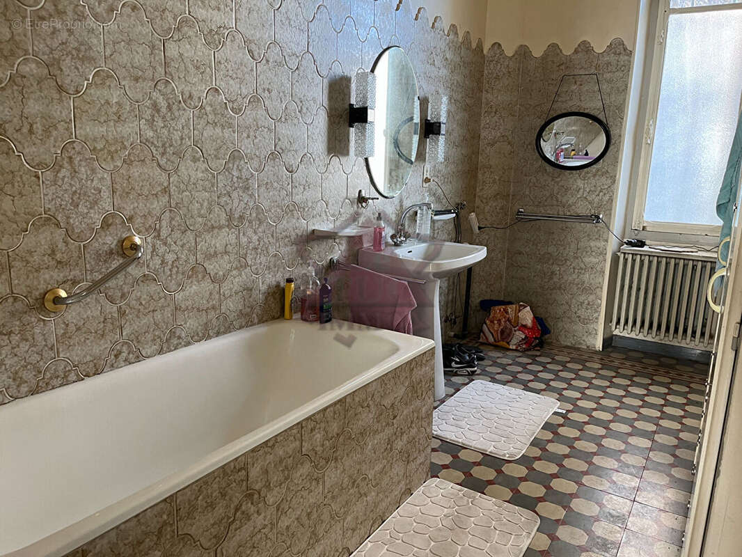 Maison à MOLIERES-SUR-CEZE