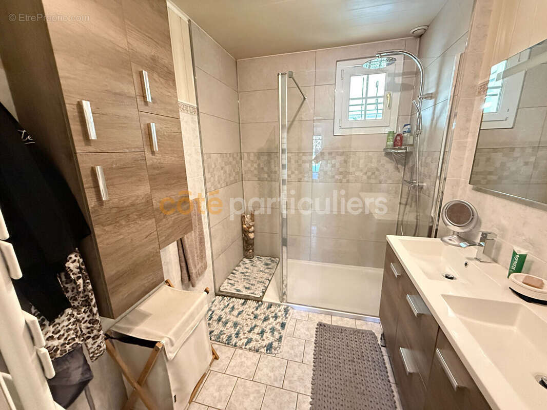 Maison à LA BONNEVILLE-SUR-ITON