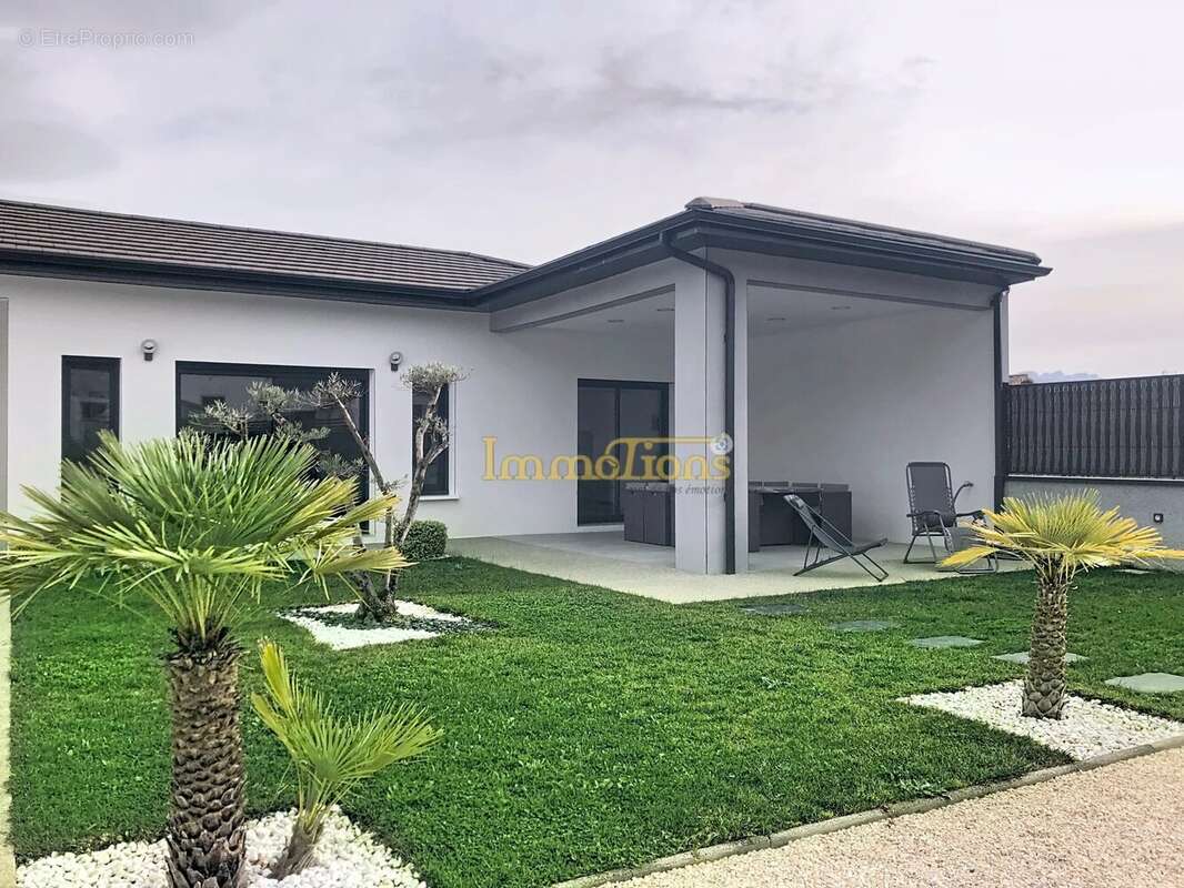 Maison à SAINT-LATTIER