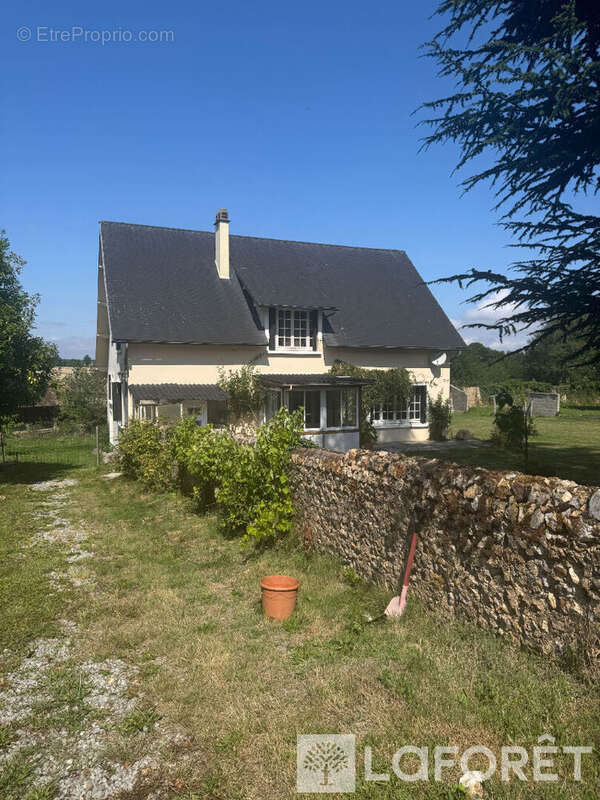 Maison à SAINT-MAURICE-LES-CHARENCEY