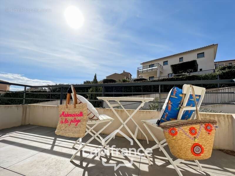 Appartement à vendre 1 pièces BORMES LES MIMOSAS (83), résidence standing, Terrasse sud + PARKING COUVERT + CAVE - photo 7