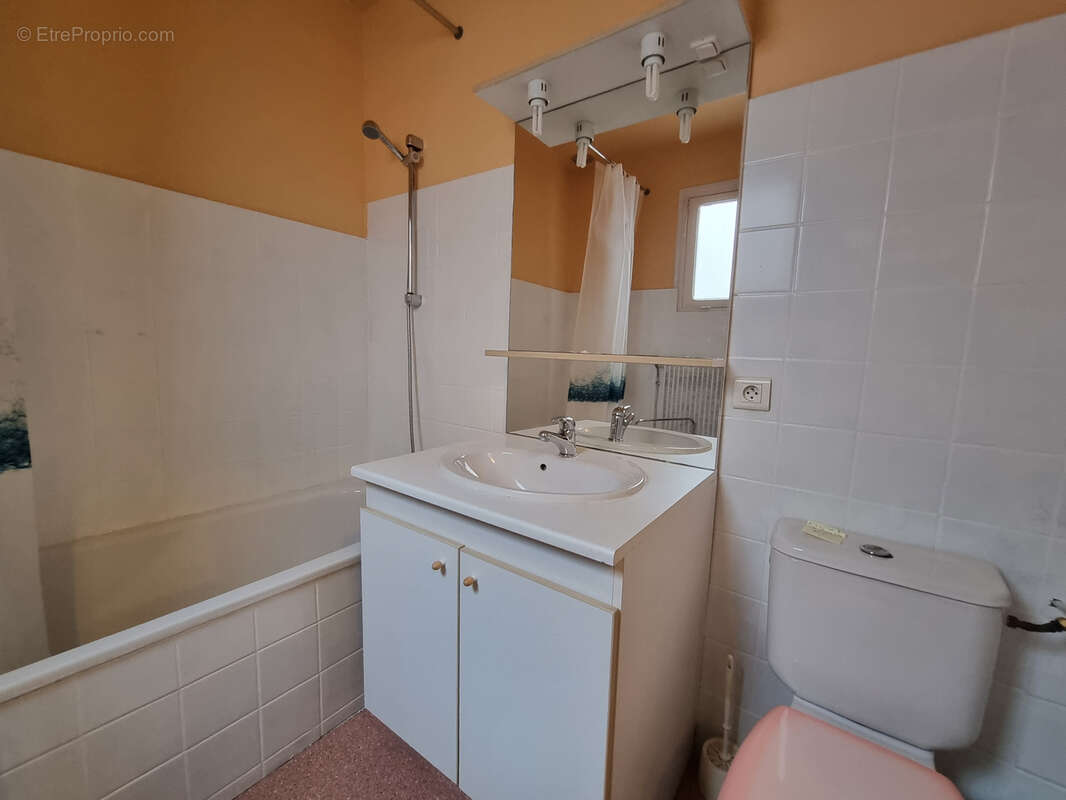 Appartement à LENCLOITRE