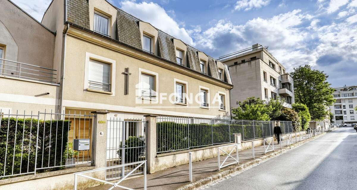 Maison à ISSY-LES-MOULINEAUX