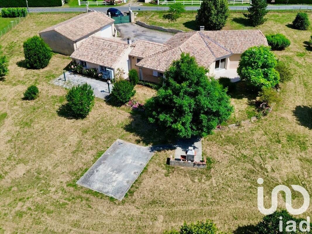 Photo 1 - Maison à SAINT-GERMAIN-ET-MONS