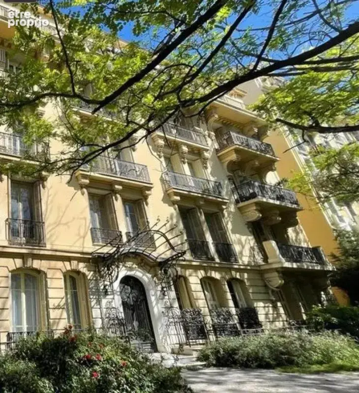 Appartement bourgeois de 147m² Quartier libération - photo 9